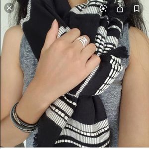 Cutest Stella and Dot scarf 💕